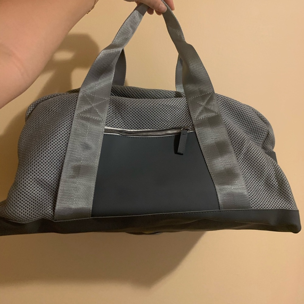NEVER USED 🤍 Duffle bag